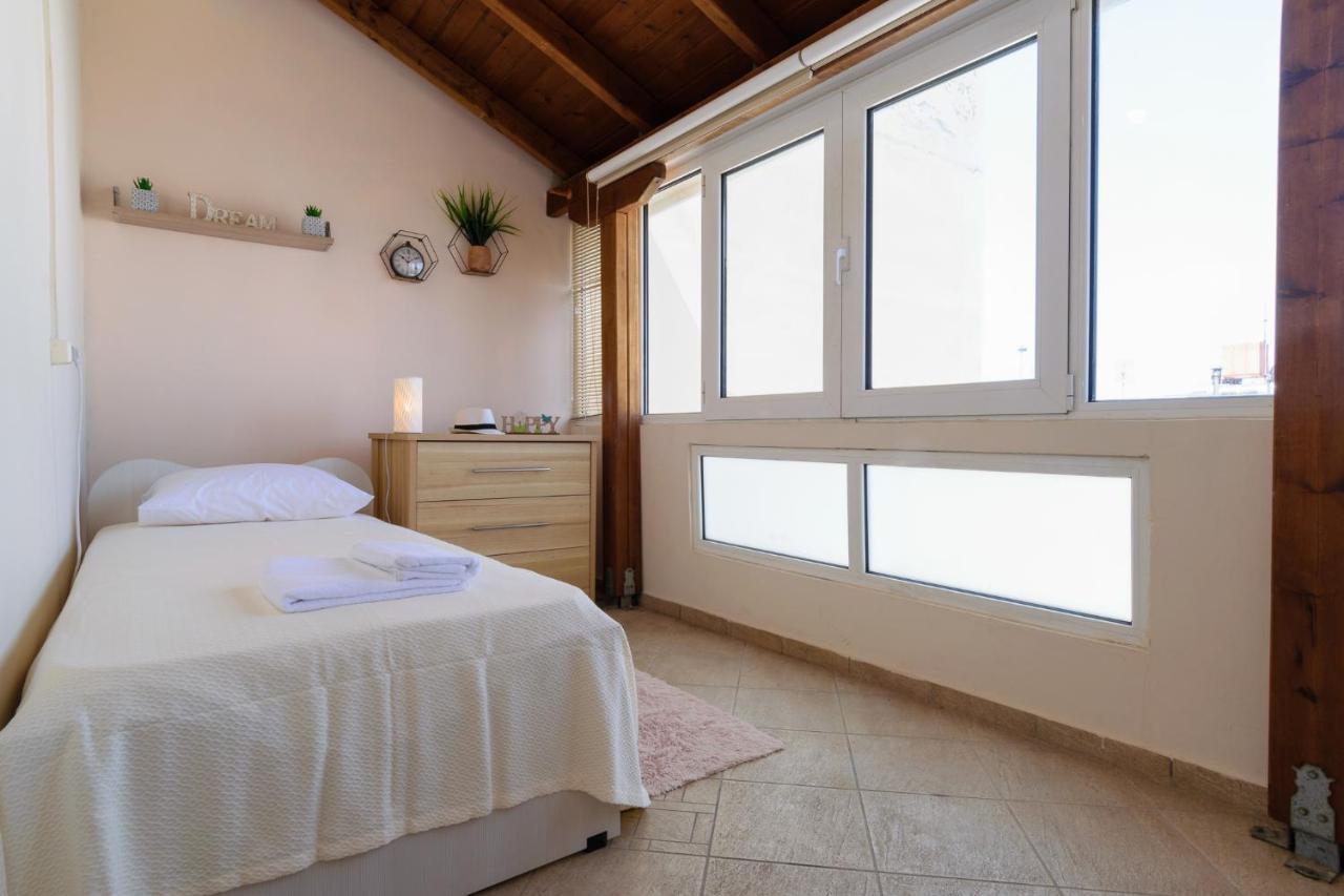 Central Penthouse In Quiet Neighborhood Near Sandy Beach Chania  ภายนอก รูปภาพ