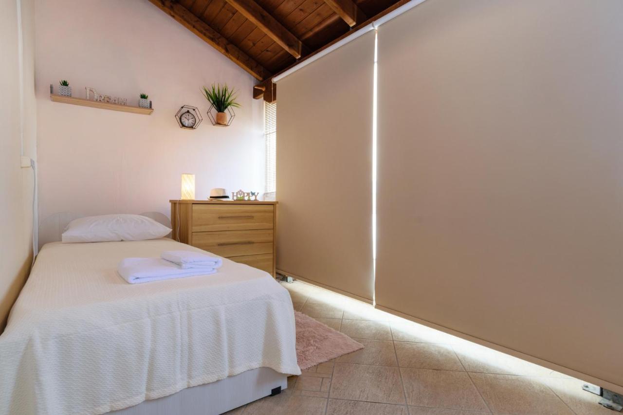 Central Penthouse In Quiet Neighborhood Near Sandy Beach Chania  ภายนอก รูปภาพ