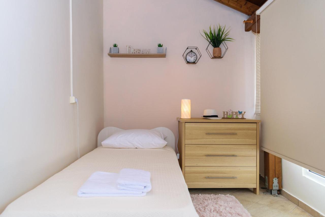 Central Penthouse In Quiet Neighborhood Near Sandy Beach Chania  ภายนอก รูปภาพ
