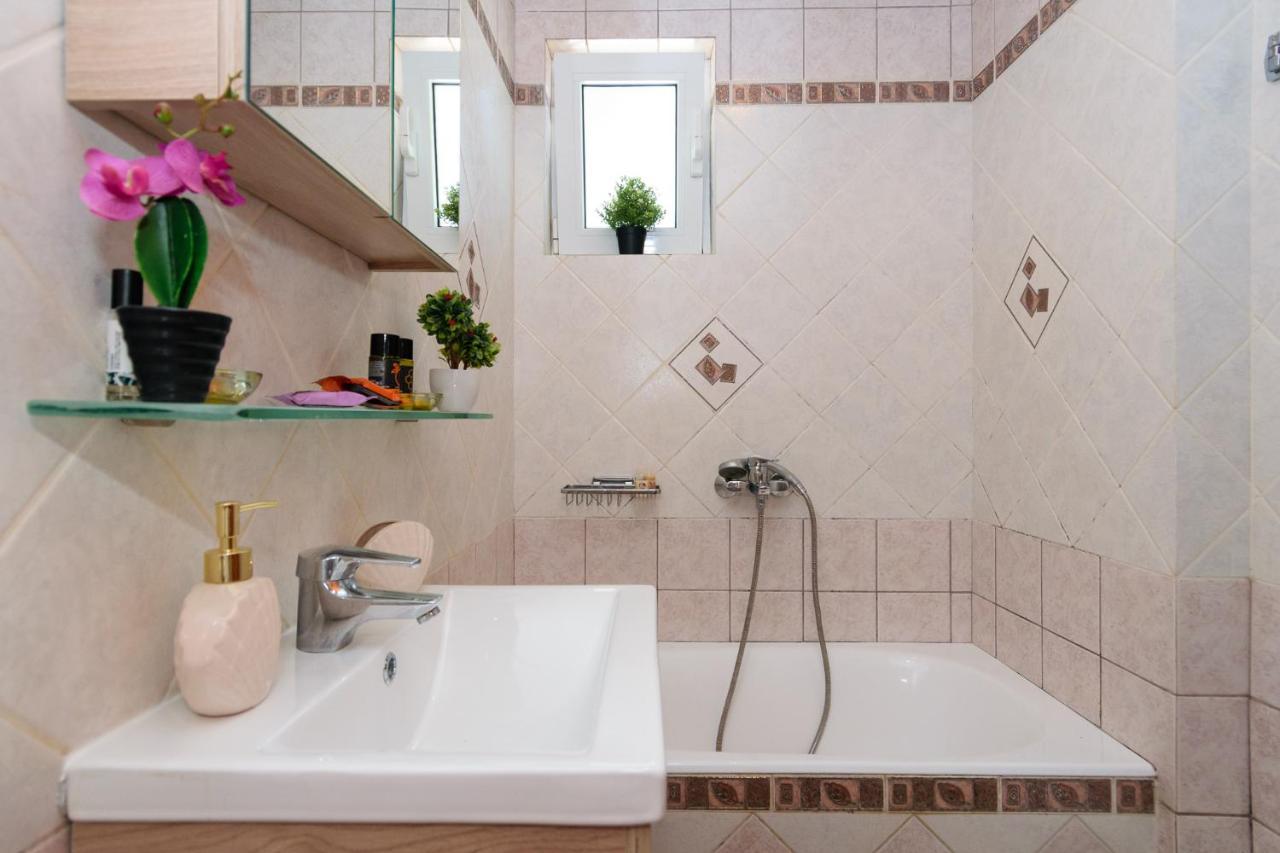 Central Penthouse In Quiet Neighborhood Near Sandy Beach Chania  ภายนอก รูปภาพ